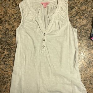 GUC Lilly white tank. Never worn only removed tags
